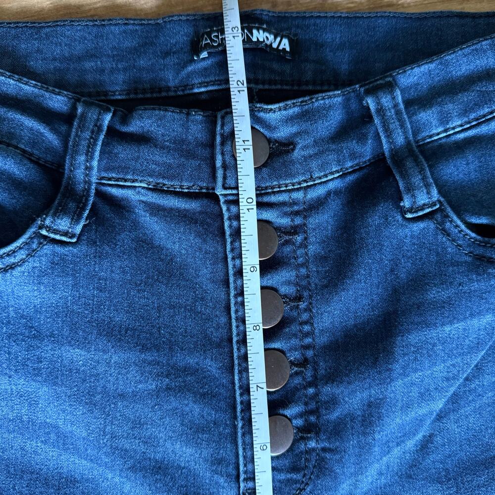 Fashion Nova Size 9 Button Fly Flare Jeans - Casual Western Festival - Picture 6 of 8
